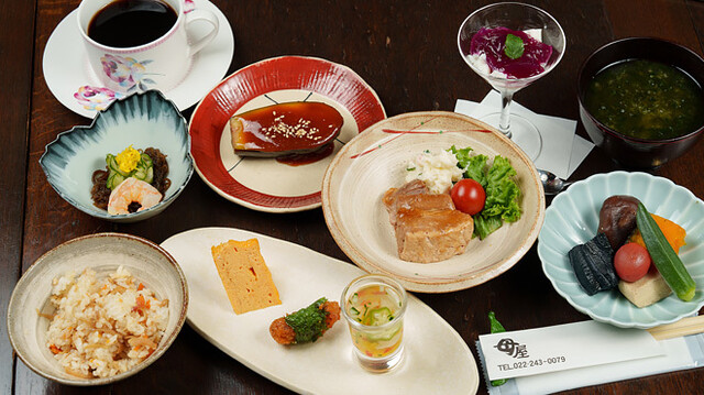 母屋（おもや） - 八木山動物公園（日本料理）の写真