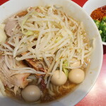 ラーメン二郎 - ラーメン半分＋青ネギうずら