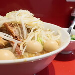 ラーメン二郎 - ラーメン半分＋青ネギうずら