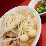 ラーメン二郎 - ラーメン半分＋青ネギうずら