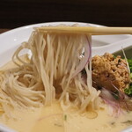 NIBOSHI MANIA - 冷やし淡麗あんこうとあん肝潮いりこソバの麺リフト