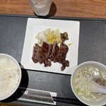 牛たん 仙台牛 伊勢屋 牛たん通り店 - 