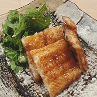 鮨 しゅん輔 阿佐ヶ谷 - 対馬の焼き穴子。山葵菜を酢と塩と胡麻で和えました