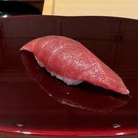 鮨 あお - 赤身、ここまで鮪特有の香りを味わえる一貫は初めてでした