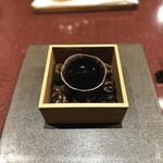 中華寝台 - いつものオープニング。
      プーアル茶と菊の花で胃袋を温めて。