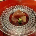 成生 - サスエ前田のお魚は締め方が違うので、お刺身も死後硬直前でモッチモチです。