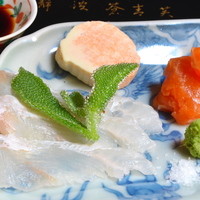 平目とアン肝とのとマスの昆布じめ