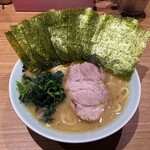 まだ洞くつ家 - ラーメン900円麺硬め。海苔増し150円。