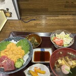 味亭花の家 - ウニと本鮪丼