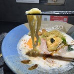 サーモンnoodle3.0 - モチモチの平打ち麺