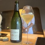 鮨 三心 - ジ・ピエロン・レグリーズ・ブラン・ド・ブラン NV（RMシャンパーニュ、フランス）
      葡萄品種：シャルドネ 100%