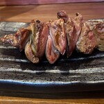 焼き鳥アポロ - この白レバの重量感とクリーミー仕上げの妙技！世界のどこに行ってもアポロ以外では食べられないと思います