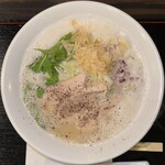 ラーメン まる五 - 鶏白湯ラーメン　800円