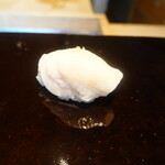 鮨 三心 - 藻塩〆黒鮑貝柱(千葉県産)