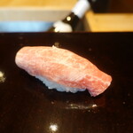 鮨 三心 - 本鮪中トロ(青森県小泊産、160kg)