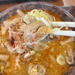 もつ煮屋 日の出食堂 - もつと葱が具沢山