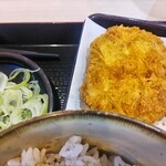 ゆで太郎 もつ次郎 - クーポンでコロッケ