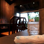 カフェドムッシュ - お冷とおしぼり