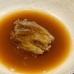 中華寝台 - 繊維がしっかり。一人前もボリュームたっぷりです。
      今回、特に美味しく感じましたねぇ♪