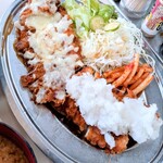 ハイライト - ジャンボチキンカツ二色おろしチーズ定食のご飯大盛り