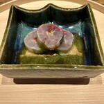 温石 - 鯵の胡瓜巻き、梅肉ソース、ごま、大葉、ガリ