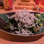 居酒屋 ヨーテル - つるむらさきとシラスのお浸し、食事前のつまみには最適！！