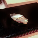 すし 良月 - 新子（小肌の子供）２枚づけ