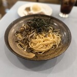 赤いどうくつ - たらこ・しめじのパスタ