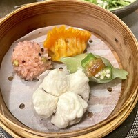 スチーム Dim sum&Wine - おまかせ点心4種盛り