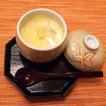 Wakamatsuya - 白舞茸と海老の茶碗蒸し。おろし生姜が爽やかなワンポイント