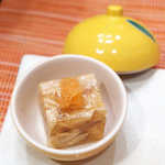 Wakamatsuya - 柚子の器、上品な湯葉寄せ