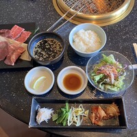 焼肉 べこ亭 たまプラーザ本店 - 