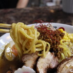 自家製麺 ら～めん かり屋 - 歯応えバッチリ