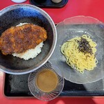 千里 - 料理写真:A ソースカツ丼半ライス＋半冷つけ麺