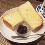 すみだ珈琲 - トースト(300円)
