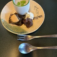 嵐山熊彦 たん熊北店 - 紅茶ゼリーにお米のソース。お米のソースが美味しい