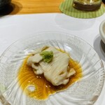 京辰 - 寿司待ちの間に提供された湯葉