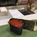 立食い寿司 根室花まる - いくら軍艦