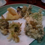 山菜天麩羅盛り合わせ・・。
