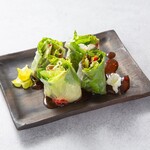 MEAT UP - 燻製とクリームチーズの生春巻き