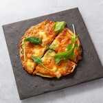 MEAT UP - 蓮根と明太子のチヂミチーズピザ