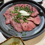 牛刺しと焼肉 仔虎 - 