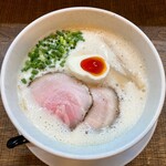 ラーメン家 みつ葉 - 豚CHIKIしおラーメン
