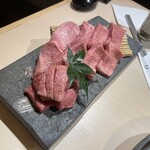 牛刺しと焼肉 仔虎 - 