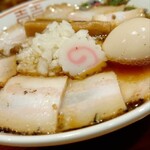 麺屋 真心 - 玉ねぎのシャキシャキ食感がたまらない