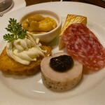 カーヴ - アミューズ