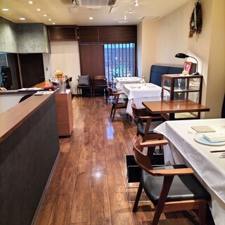 南仏で出会った夫婦が贈る、心尽くしの料理とワイン