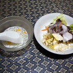 タイ料理サバイ・サバイ - ランチのサラダとスープ　2009/10
