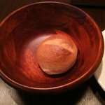 ビストロ マルサンヌ - パン（熱々）