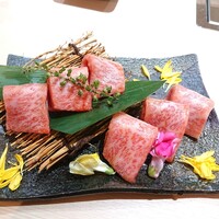 焼肉 頂 - 米沢牛の上カルビ3080円